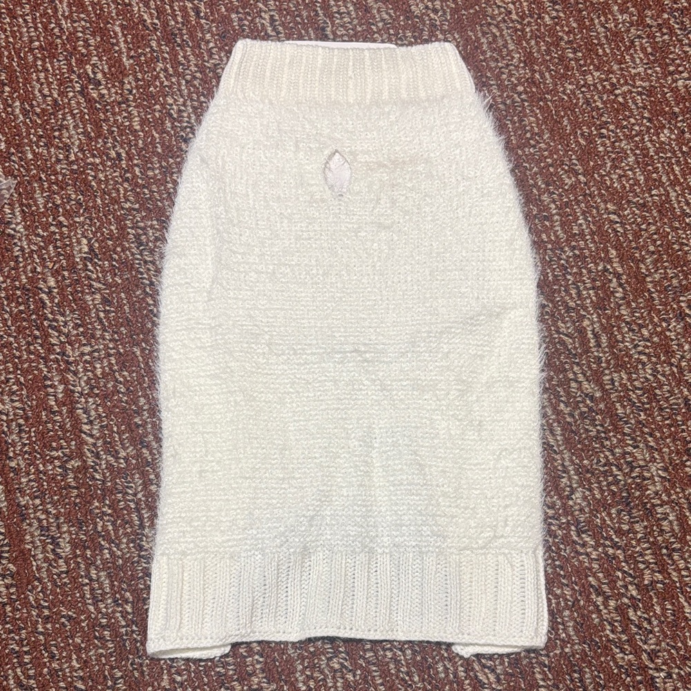 Elegant White Knit fuzzy xs small dod/cat pullover sweater pet fashion f